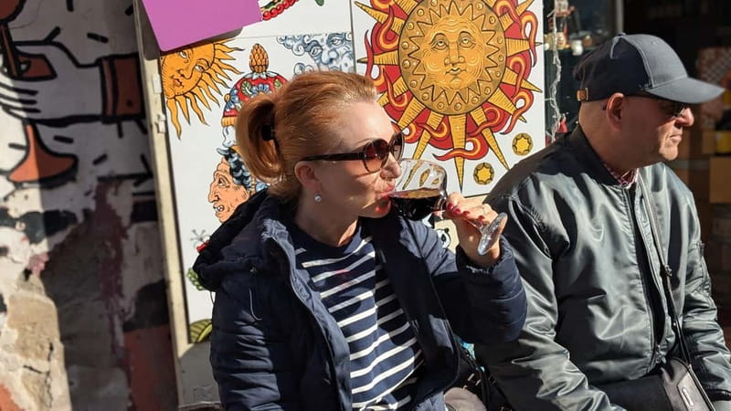 Naples: Street Art, Wine and Food Tasting Walking Tour - What the guides add to the experience