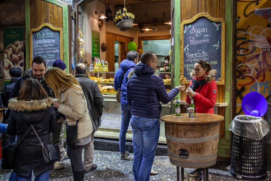 Naples Street Food Scene Tour: Small-Group Tasting Adventure - Why this Naples food walk works well