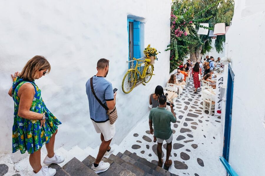 Naxos: Naxos Town Food Tour with Tastings and Wine - The medieval cellar and olive oil tasting