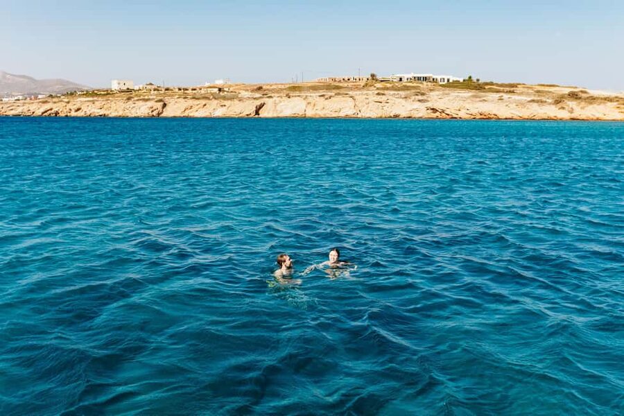 Naxos/ Paros: Sailing Cruise with Food and Drinks - Sailing time, boat space, and group size