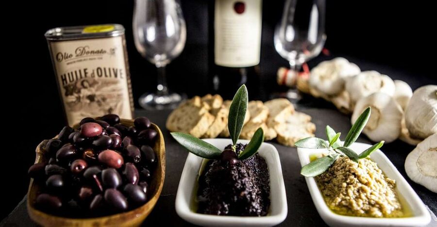 Nice: Guided Food & Wine Walking Tour with Full Meal - Rue Saint-François de Paule and the city between bites