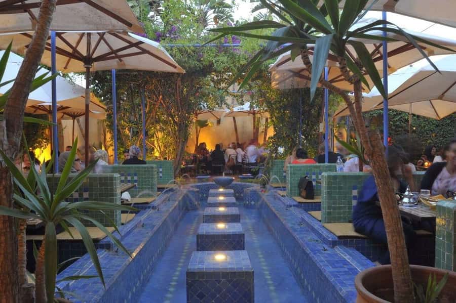 Night Tour of Casablanca with Street Food Tasting - Key details that shape the evening