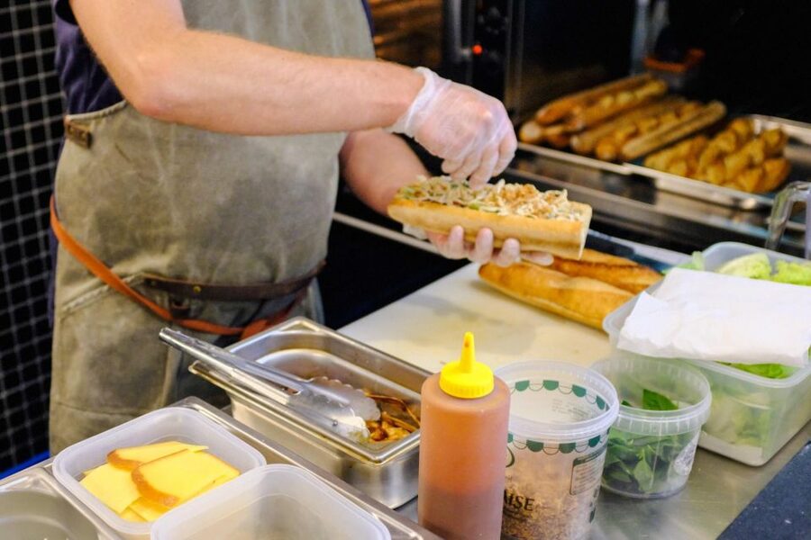 No Diet Club : Bordeaux Food Tour in Les Chartrons ! - Who should book this food walk?