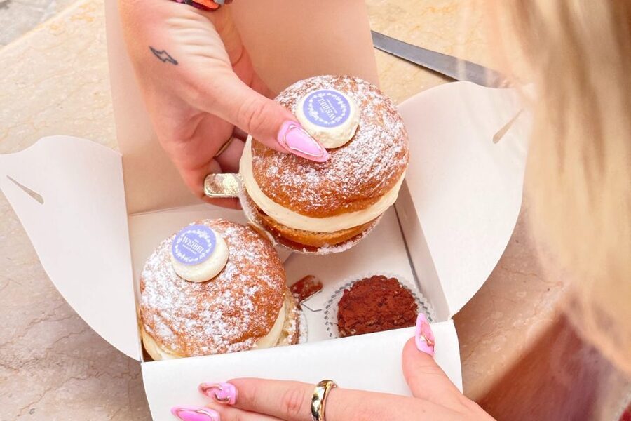 NO DIET CLUB - Unique local food tour in Aix en Provence - Sweet stops, almond crunch, and lavender ice cream
