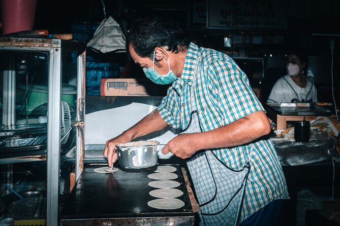 Northern Flavours Chiang Mai Food Tour with 15+ Tastings - Middle stops: street stalls and family-run food places