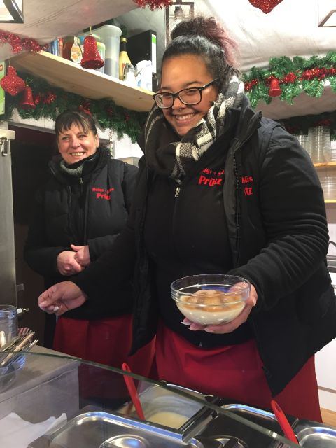 Nuremberg: Christmas City Culinary Tour - Hauptmarkt and the first Christmas flavors