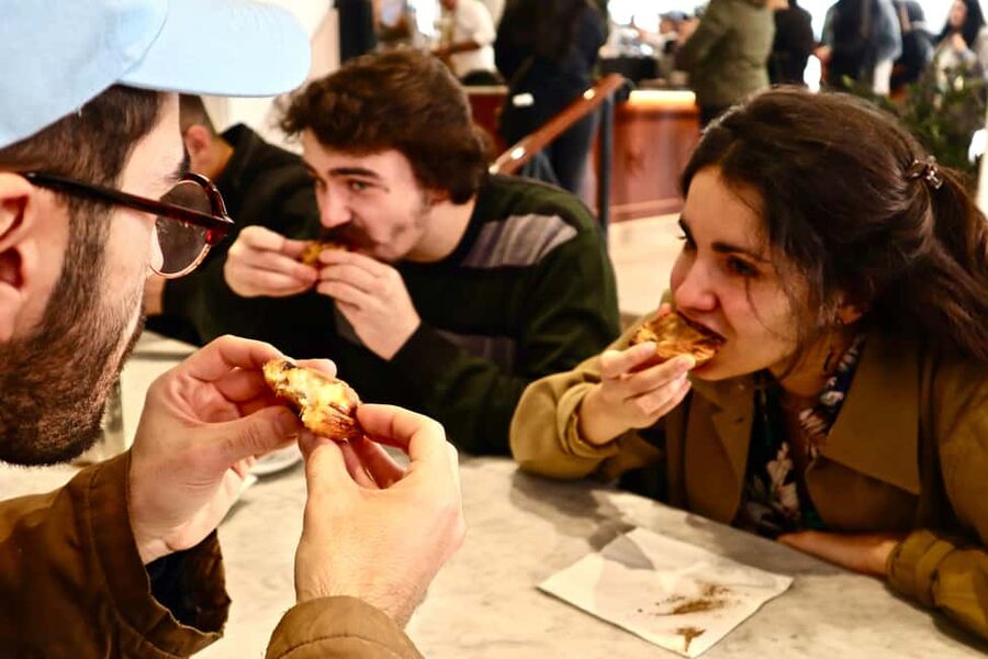 NYC: Chinatown & Little Italy Food Tour with 8 Tastings - Sweet Chinatown stops and the move into Little Italy