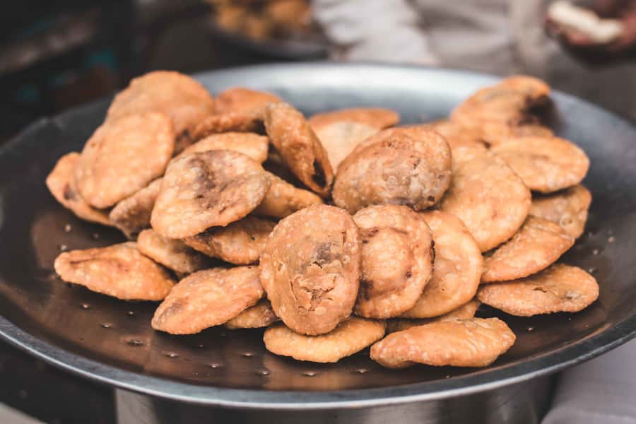 Old Delhi: 3-hour Street Food Tour - Raj kachori, fruit chaat, and the famous paratha lane