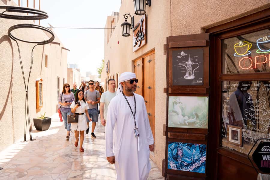 Old Dubai Guided Tour With Photographer: Souks & Street Food - Key points at a glance