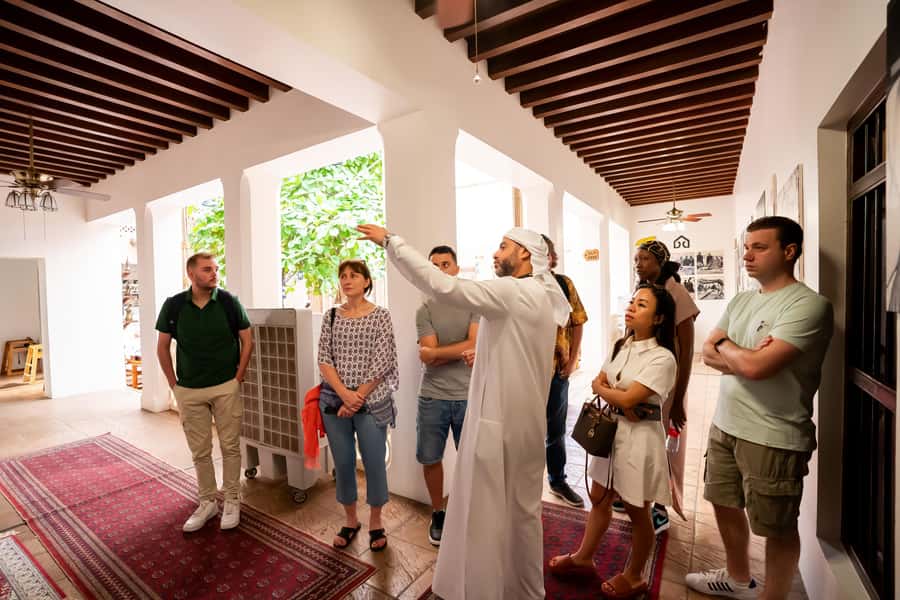 Old Dubai Guided Tour With Photographer: Souks & Street Food - Why this short tour works for first-time visitors