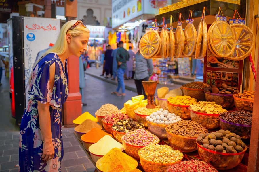 Old Dubai Guided Tour With Photographer: Souks & Street Food - Food, group size, and value at $18