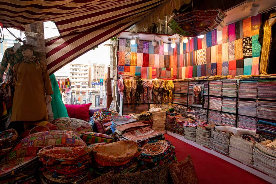 Old Dubai Historic Guided Tour: Creek, Street Food & Souks - Karak tea, samosas, and the flavor of the walk