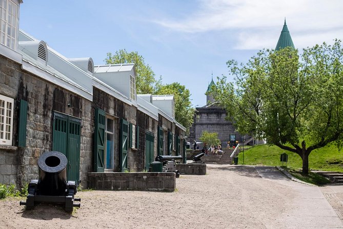Old Quebec City Food Tour with 10+ Autentic Local Tastings - Comptoir Boréal adds sweets and pastry