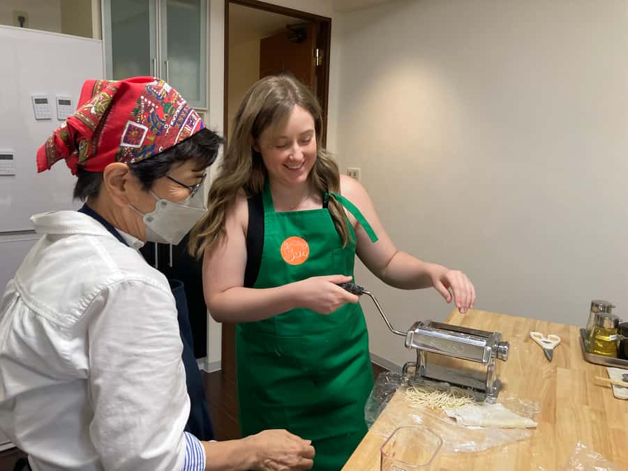 Osaka: Ramen and Gyoza Cooking Class in Dotonbori - Who should book this Osaka class?