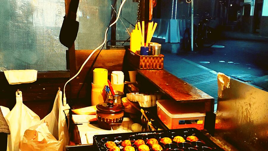 Osaka: Shinsekai Food Tour with 13-15 Dishes at 5 Eateries - Gyoza in a specialist setting
