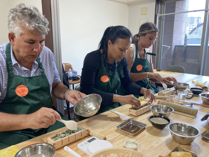 Osaka: Sushi Class in Dotonbori - Making Osaka’s pressed oshizushi