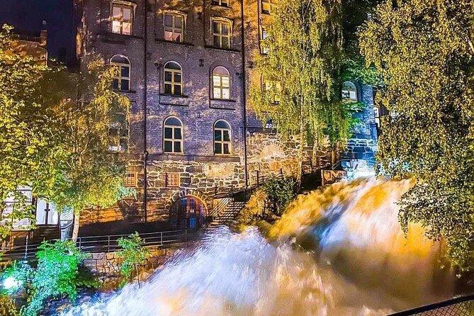 Oslo: Norwegian Food Tour & Hidden Gems City Walk - Waffles and brown cheese finish the walk