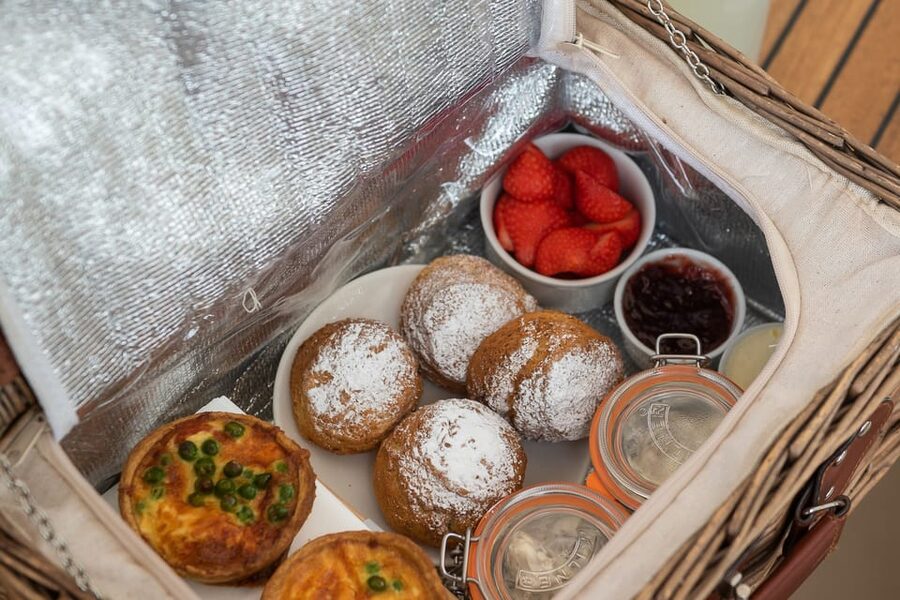Oxford: Scenic Sightseeing Cruise with Gourmet Picnic - The Perch Stop: Useful Break or Lost Cruising Time?