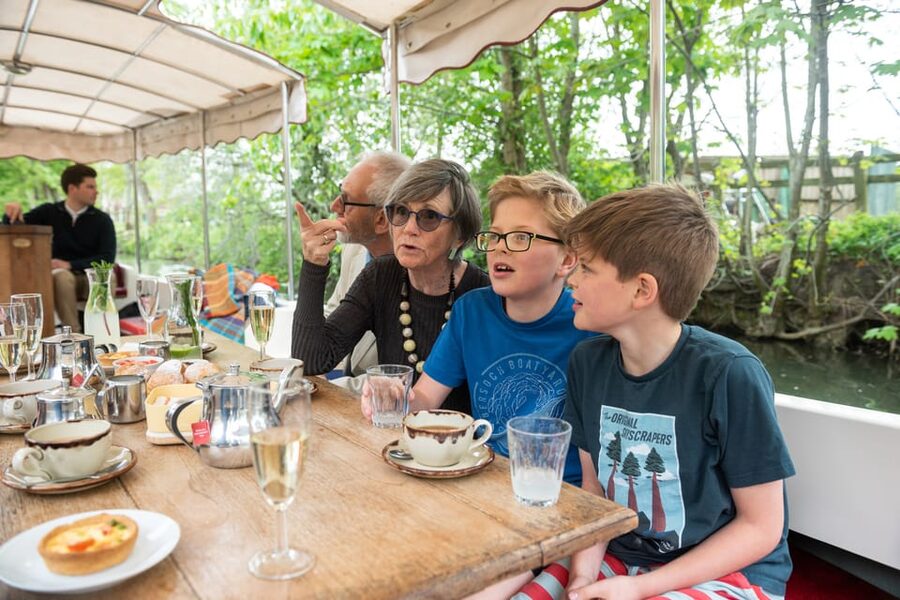 Oxford: Scenic Sightseeing Cruise with Gourmet Picnic - Who Will Enjoy This Oxford Cruise Most