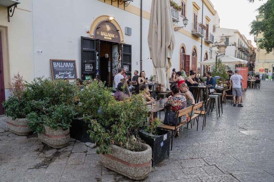 Palermo: Mafia history and present, Street Food Walking Tour - Stop one: fried Palermo favorites