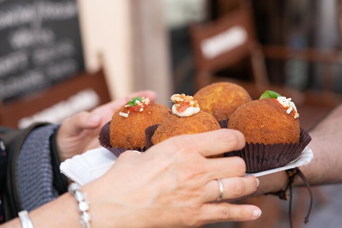 Palermo Sicilian Street Food Tour: Small Group by Do Eat Better - Sfincione and arancina on Via Isnello