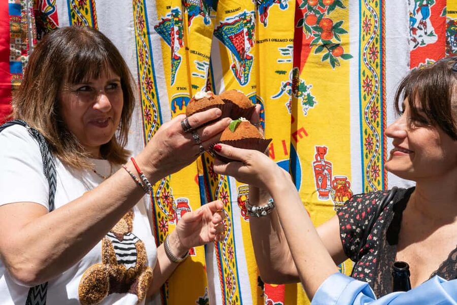 Palermo: Traditional Full Meal Food Tour with a Local - Fontana Pretoria and the sweet finish