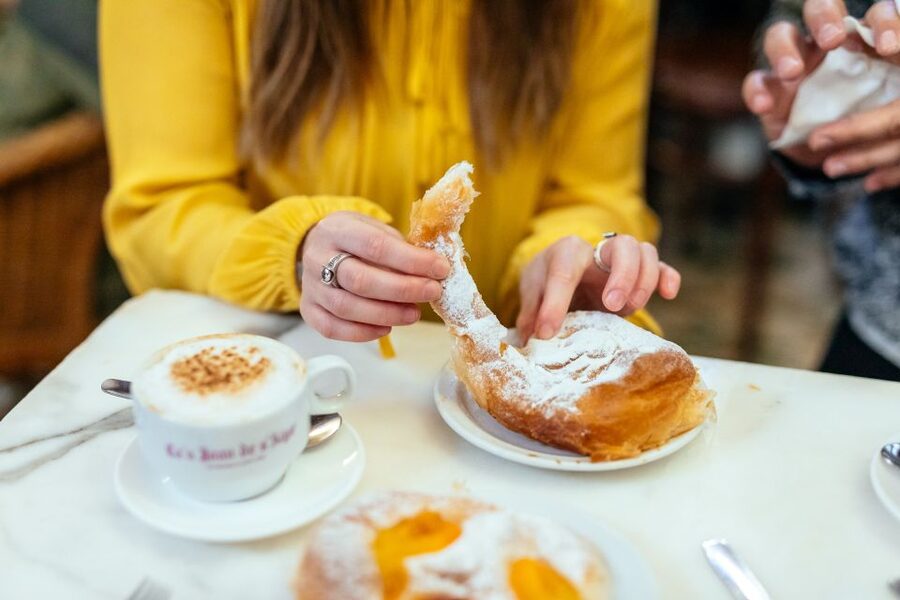 Palma de Mallorca: 10 Tastings Private Food Tour - Palma’s old town between bites