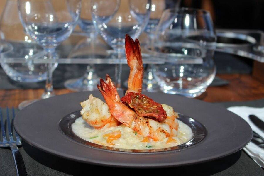 Paris: Bustronome Gourmet Dinner Tour - Audio guide or quiet sightseeing?