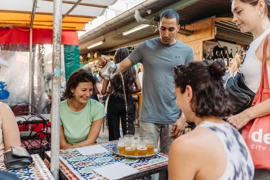 Paris Culinary Tour: 11 Tastings & 2 Wines in Le Marais - What the guide adds to the food
