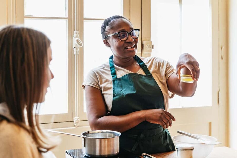 Paris: French Macaron Culinary Class with a Chef - The chefs make the difference