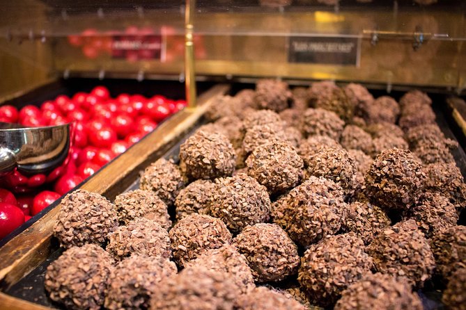 Paris French Sweets Tasting Tour with Pastries and Chocolates - Saint-Germain-des-Prés: polished streets and classic Paris