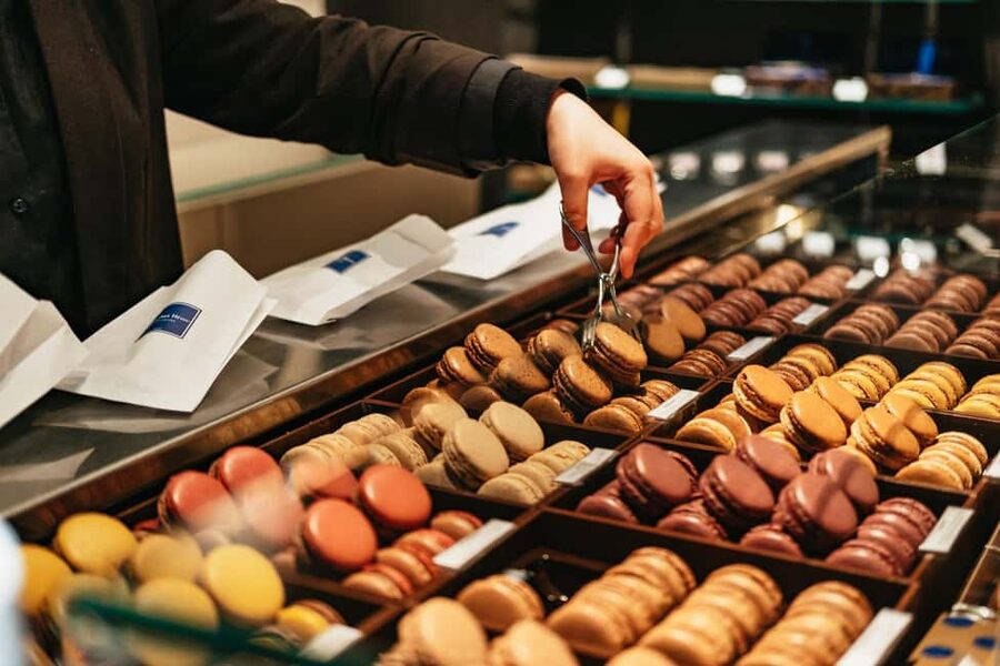 Paris: Gourmet Food Tour with Over 10 Tastings and Wine - What the guides add to the food