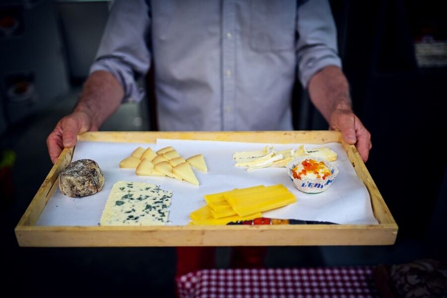 Paris: Le Marais District Food Tour with 10+ Tastings & Wine - Croissants and bakery culture near Rue de Rivoli