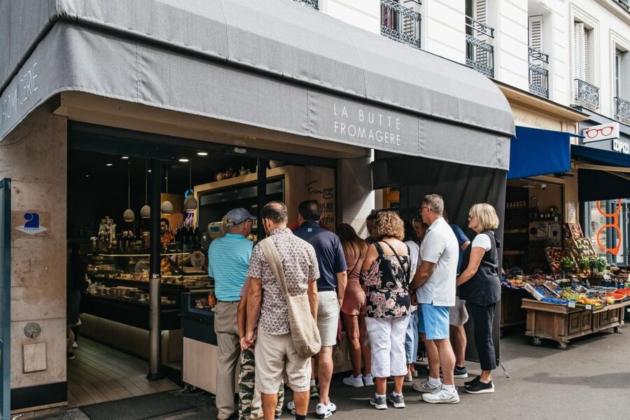 Paris: Montmartre Food and Wine Guided Tour - The guide can shape the entire experience