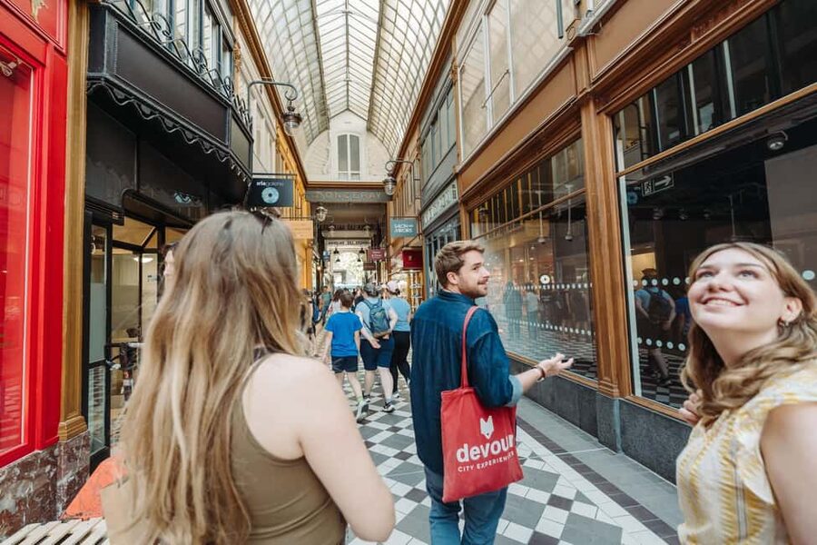 Paris: Pastries and Chocolate Walking Food Tour - Le Valentin Jouffroy and the pleasure of sitting down