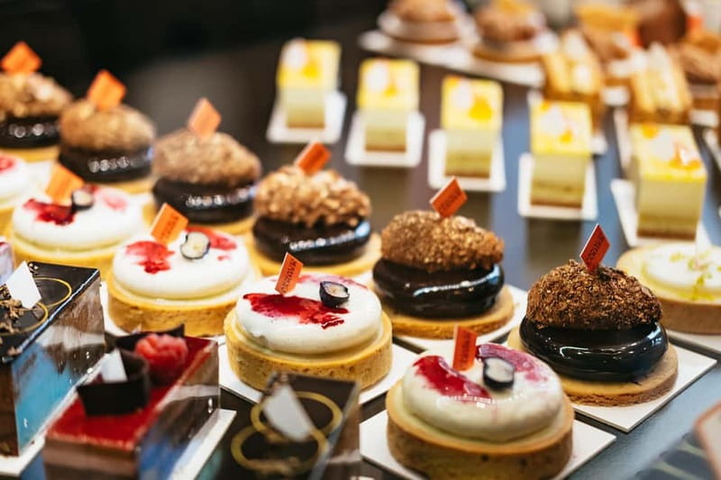 Paris: Saint Germain des Prés Guided Foodie Walking Tour - Six tastings on the shorter route