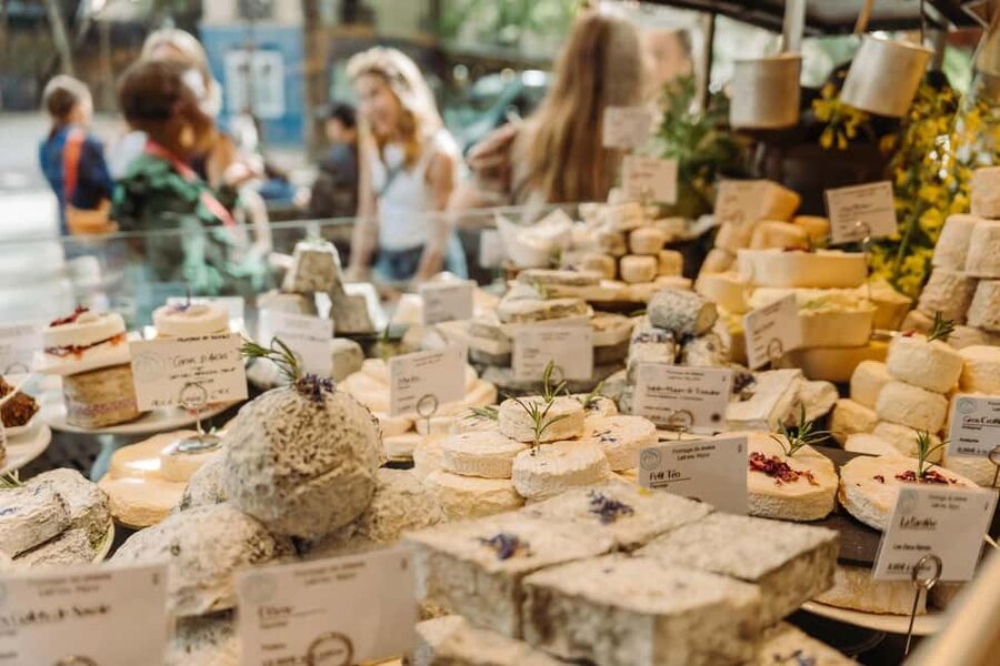 Paris: Taste of Montmartre Food & Wine Walking Tour - The 45-minute walk through Montmartre