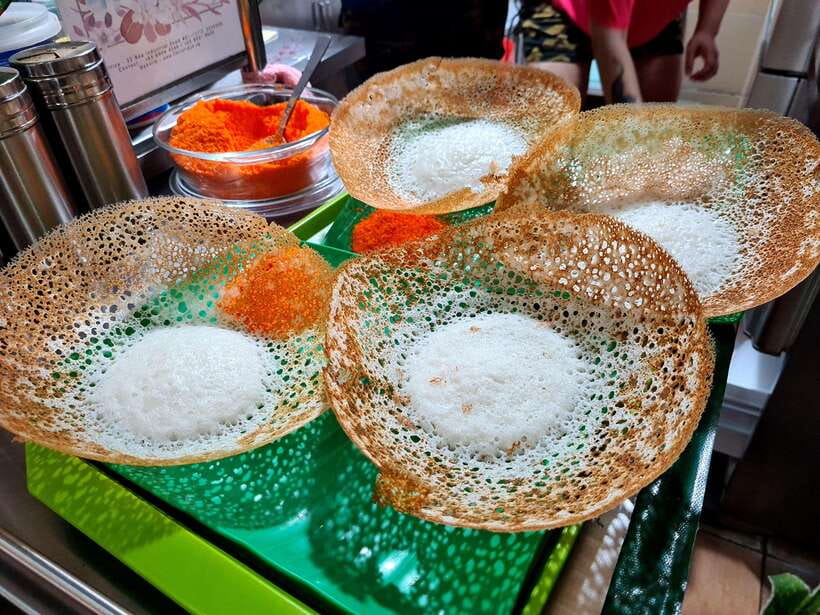 Personalised 3in1 Food Tour: 3 Cultural Trails of Singapore - Kampong Glam: mosques, murals, and Malay culture