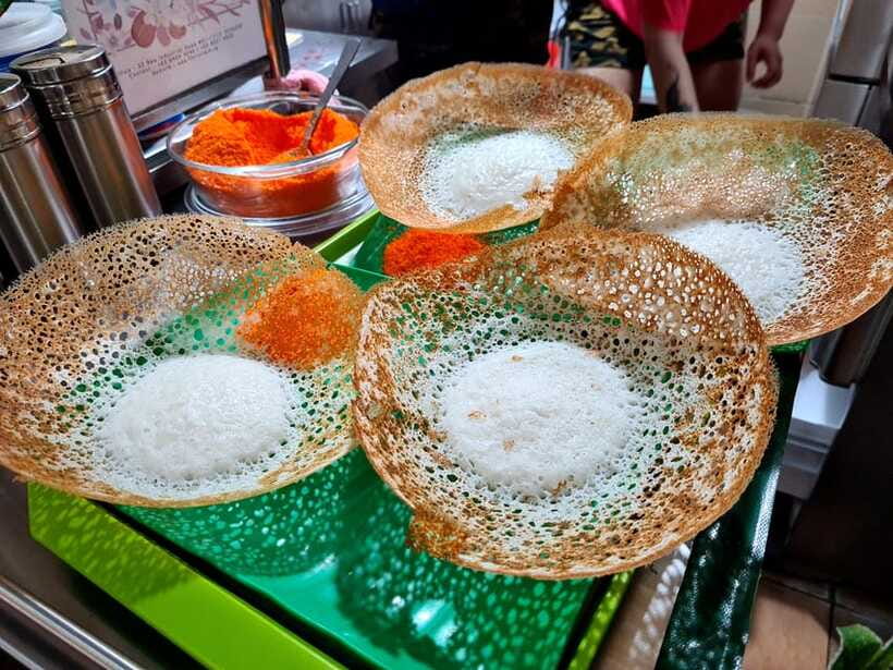 Personalised 3in1 Food Tour: 3 Cultural Trails of Singapore - Walking, weather, and group comfort