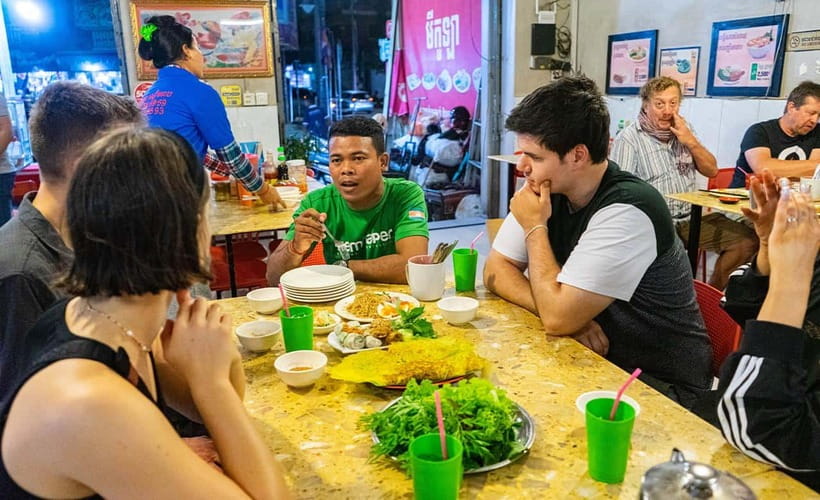 Phnom Penh: Evening Food Tour with Drinks & Tuk Tuk Included - Key points at a glance