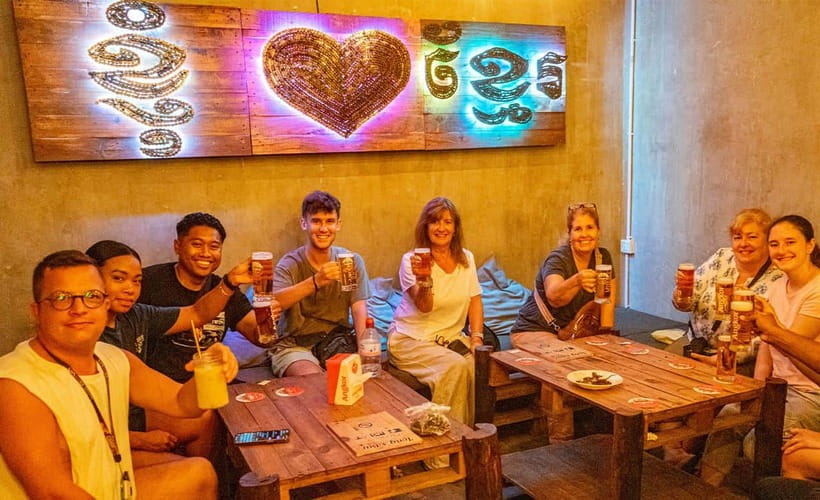 Phnom Penh: Night Foodie Tour by Tuk Tuk with Drinks - Why this four-hour food tour works