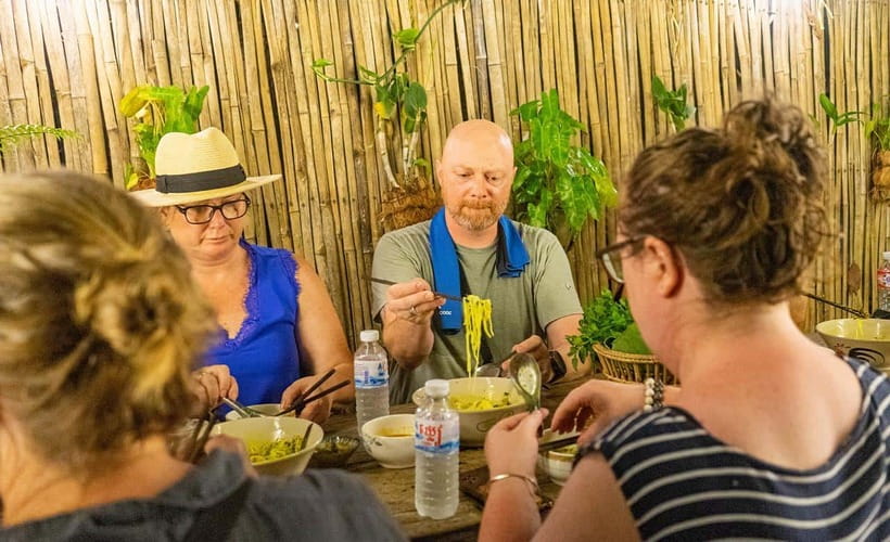 Phnom Penh: Night Foodie Tour by Tuk Tuk with Drinks - Who will enjoy this, and who may not