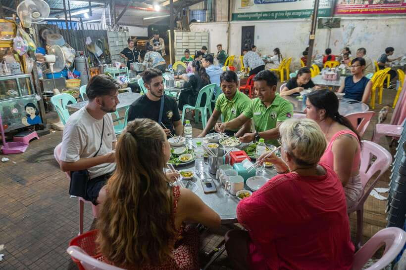 Phnom Penh Night Foodie Vespa Tour / Tuk Tuk Available - Key points to know before booking