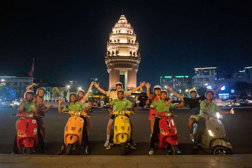 Phnom Penh Night Foodie Vespa Tour / Tuk Tuk Available - Why this night tour works so well