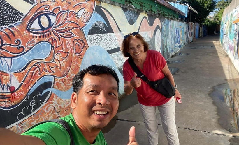 Phnom Penh: Street Art & Food Tour by Tuk-Tuk - Starting with Cambodian breakfast at Boeung Keng Kang Market