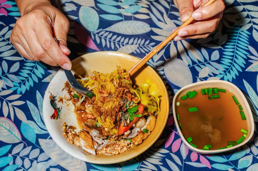 Phuket: Baba Tastes Food Tour with 15+ Tastings - Why Phuket Old Town is the right place for a food tour