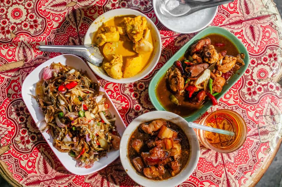 Phuket: Baba Tastes Food Tour with 15+ Tastings - Meeting at San Chao Jui Tui Shrine
