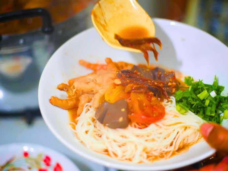 Phuket: Southern Thai Flavors Food Tastings Tour - Oh Aew and the Chinese-European streets of Old Town