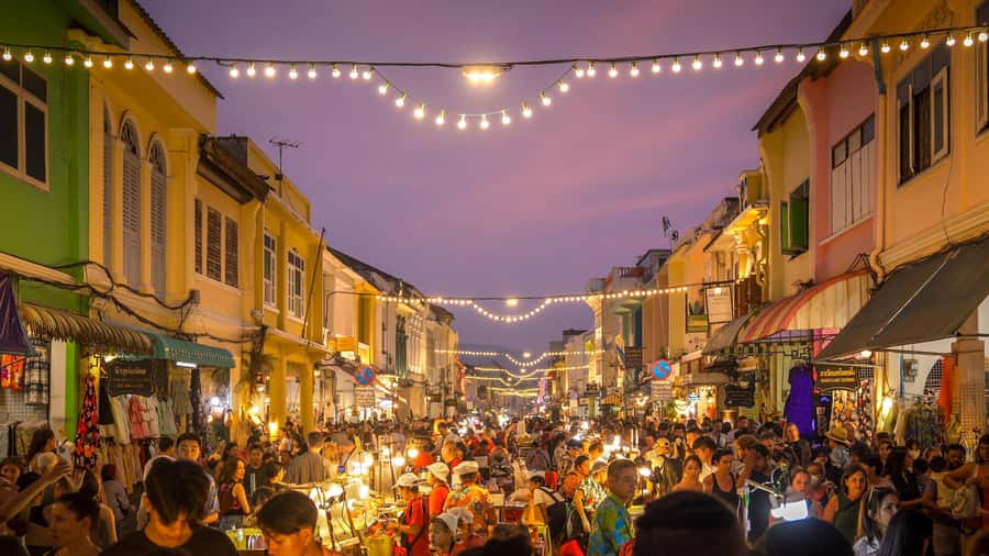 Phuket: Southern Thai Flavors Food Tastings Tour - A 4:00 pm pickup sets the evening in motion