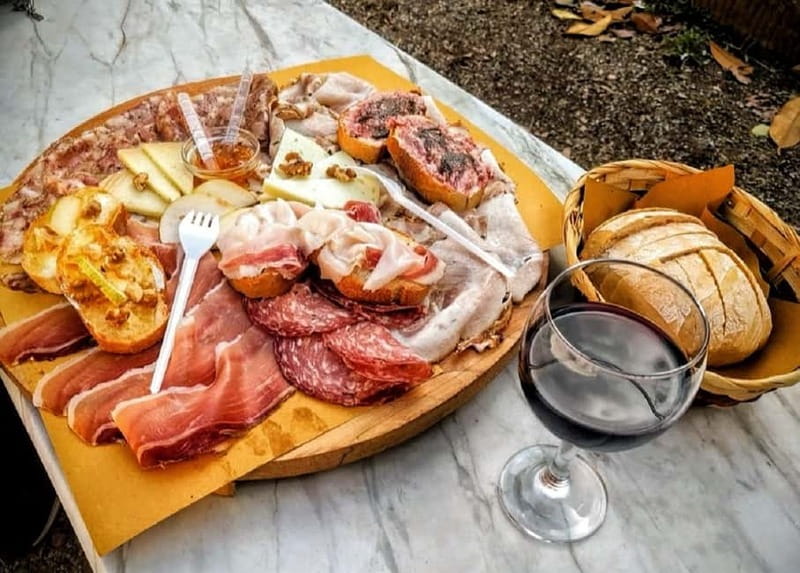 Pisa: Ultimate Food Tour with Full Tuscan Meal with a Local - Key things to know before booking
